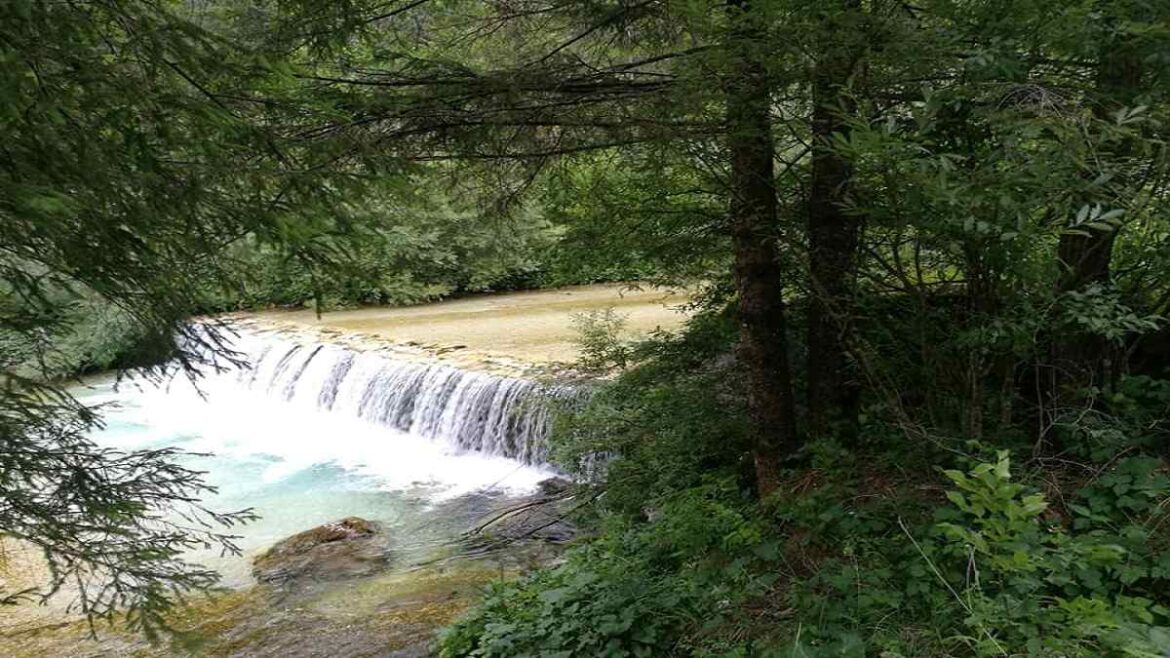 Chiusaforte il borgo delle 13 cascate compressed
