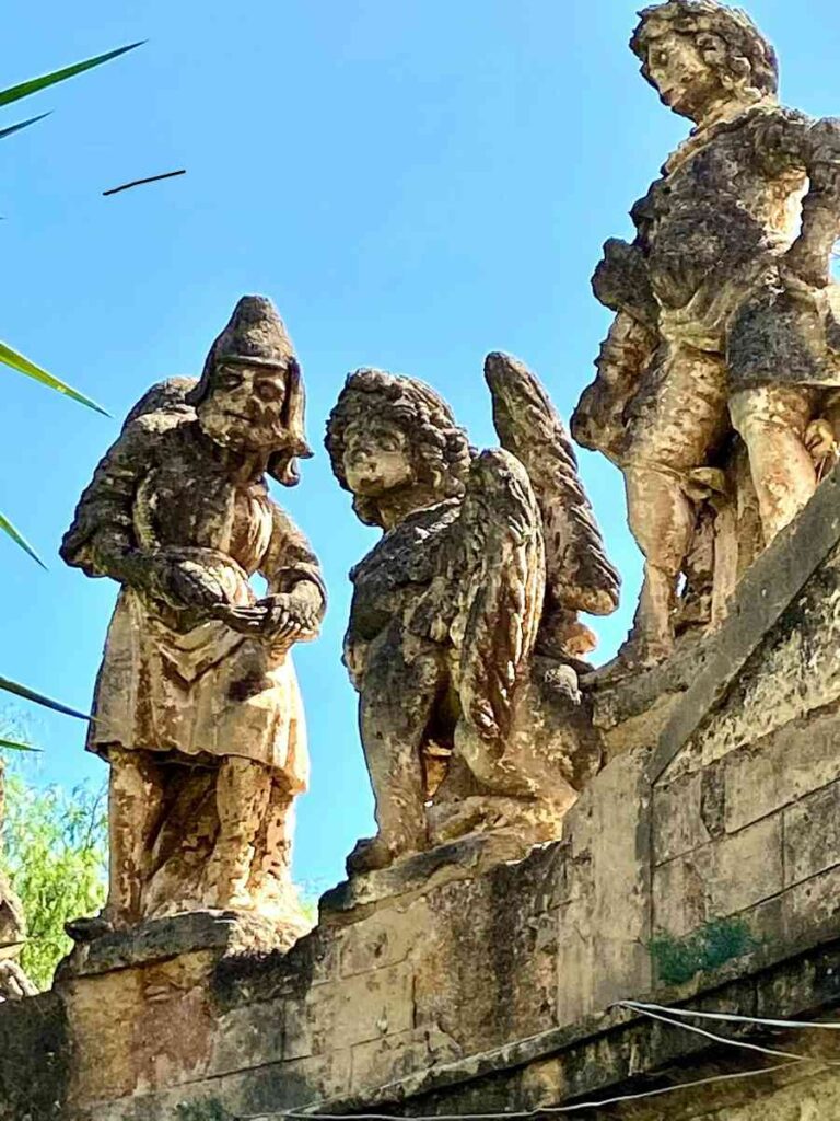 Villa Palagonia a Bagheria, la Villa dei Mostri: storia e leggenda Villa dei Mostri comesmetteredipensare.it