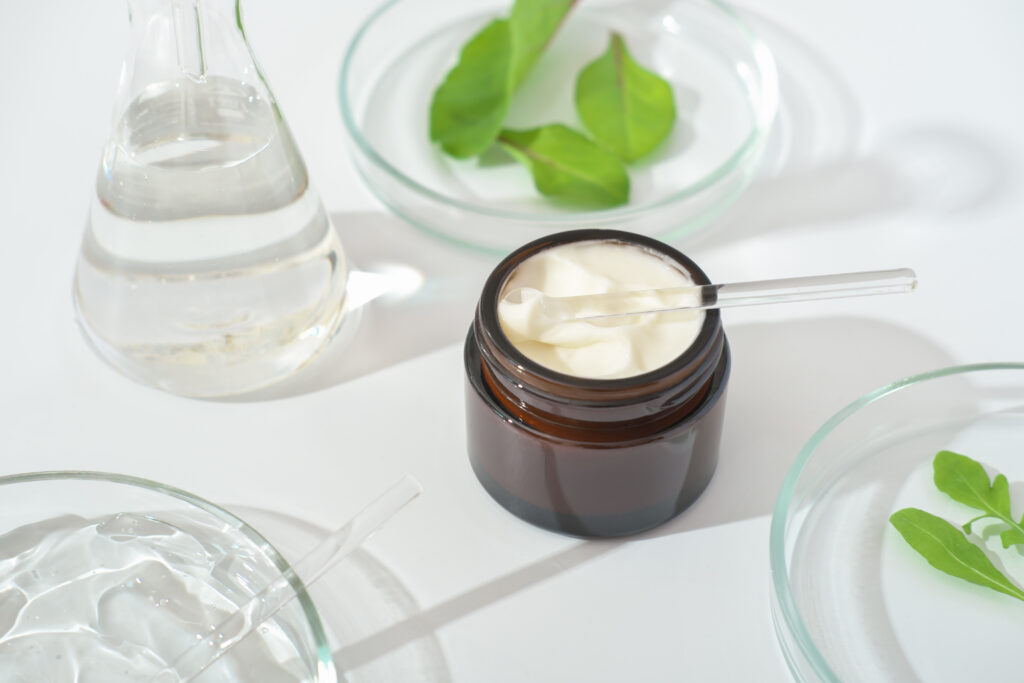 Benefici e uso olio essenziale di menta piperita Crema cosmetica