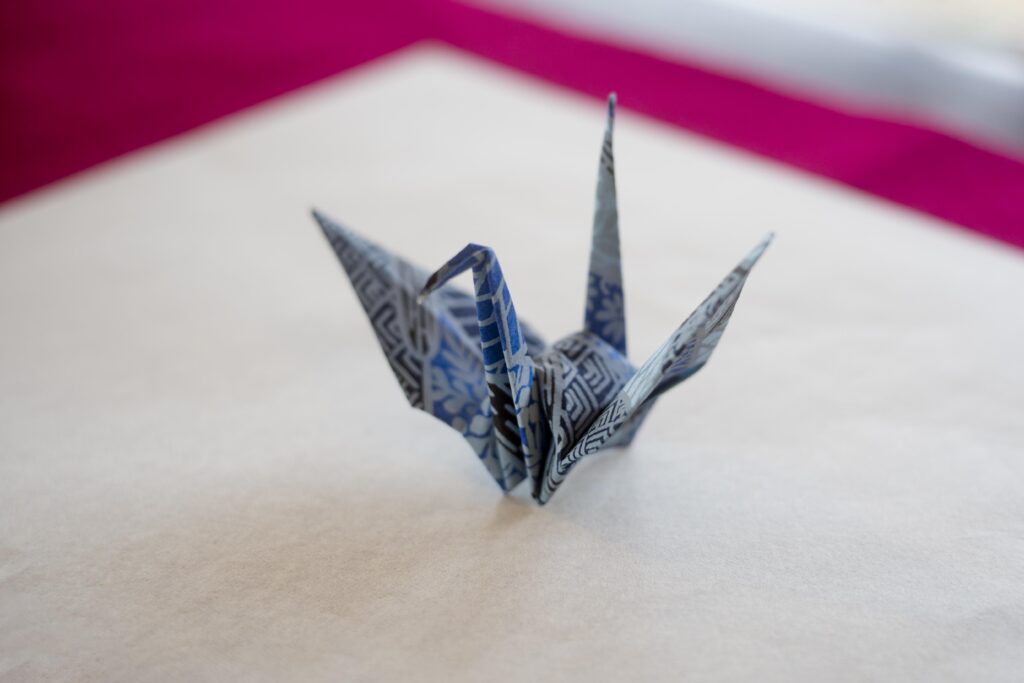 Origami: una forma di meditazione creativa Uccello origami