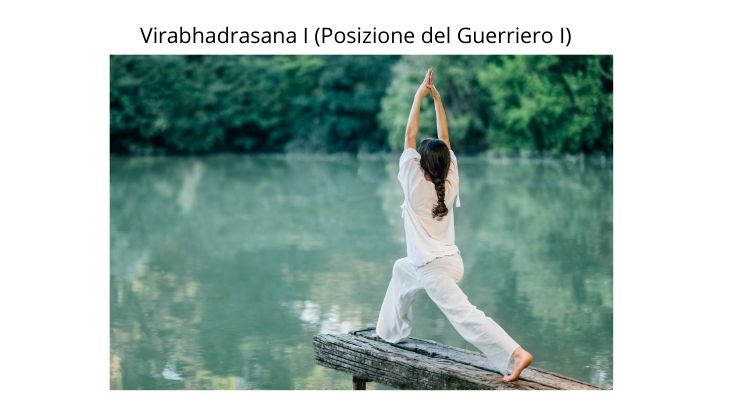 Benefici dello yoga per le articolazioni Virabhadrasana I (Posizione del Guerriero I)