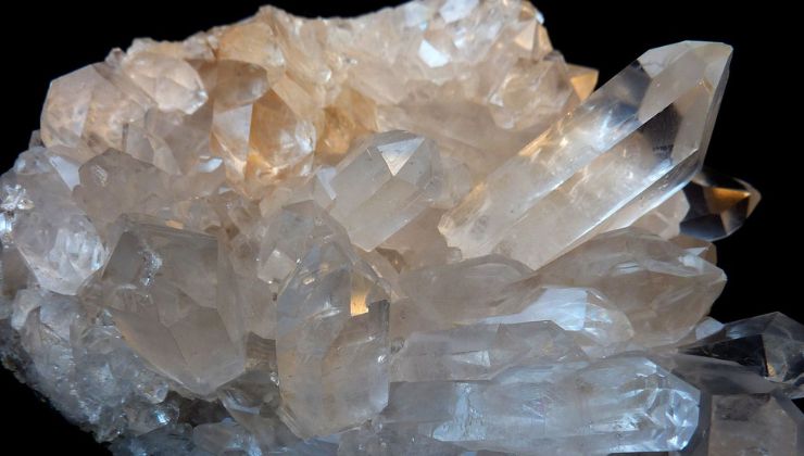 Pietre magiche: il potere delle pietre esoteriche Clear Quartz Cristallo di Rocca