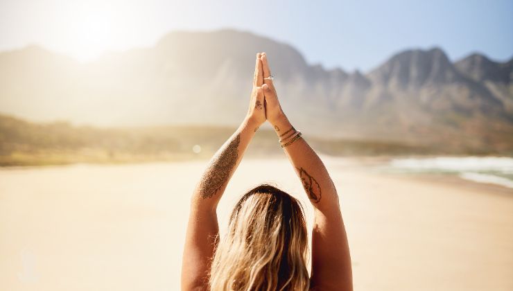 Yoga estivo - posizioni e alimenti per combattere l'insonnia e migliorare Posizioni yoga estive per combattere l'insonnia