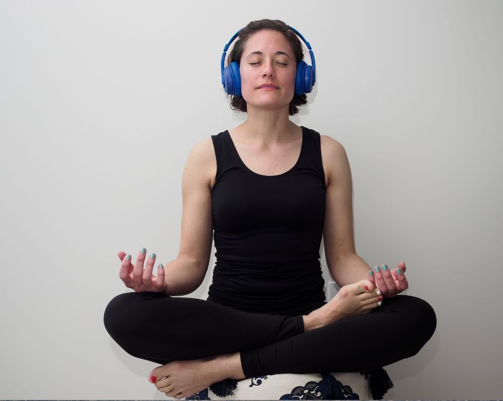 Tecnologia nella meditazione: suoni, app, realtà virtuale e comunità online