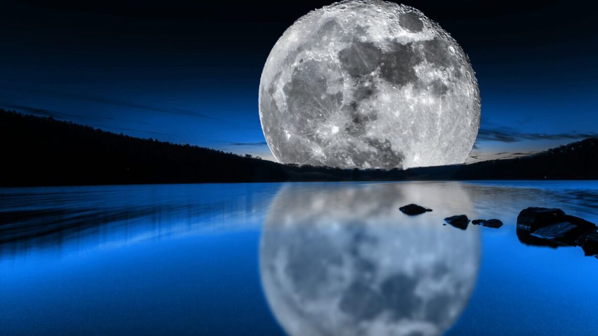 superluna dello storione o luna blu agosto 2024