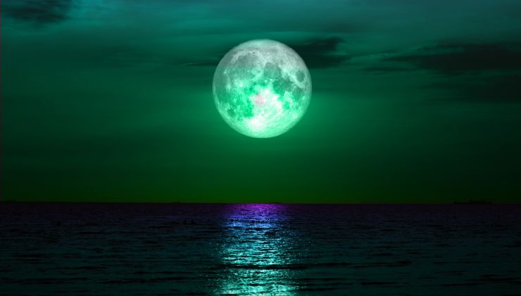 Superluna dello Storione 19 Agosto 2024: Potenza e Influenza superluna dello storione